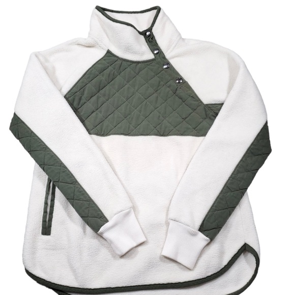 Abercrombie & Fitch Quilted Asymmetric Snap Up Fleece - Picture 2 of 2